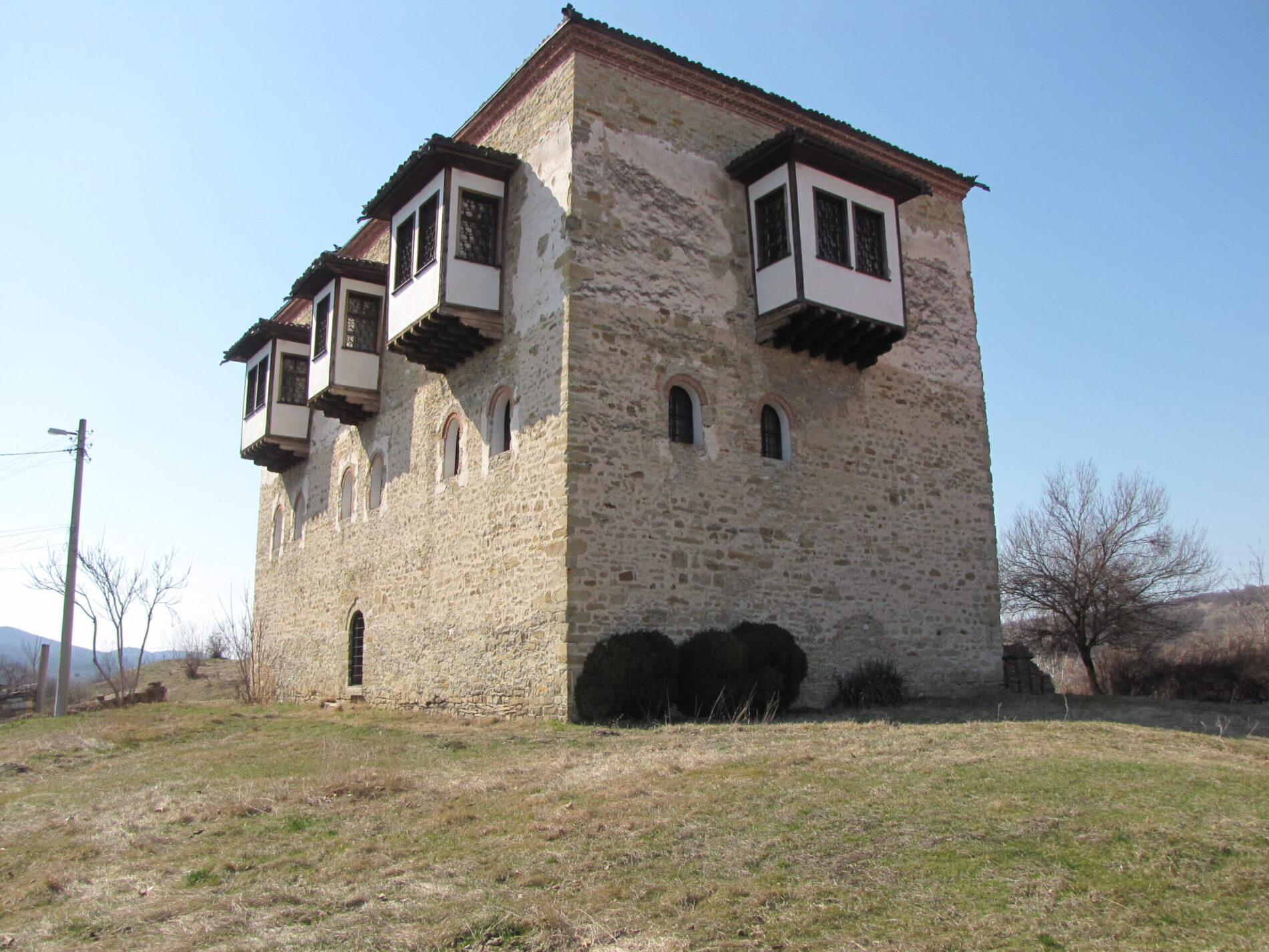 С. Леденик - кулата на Шешми бей 1 С Леденик Шемши бей